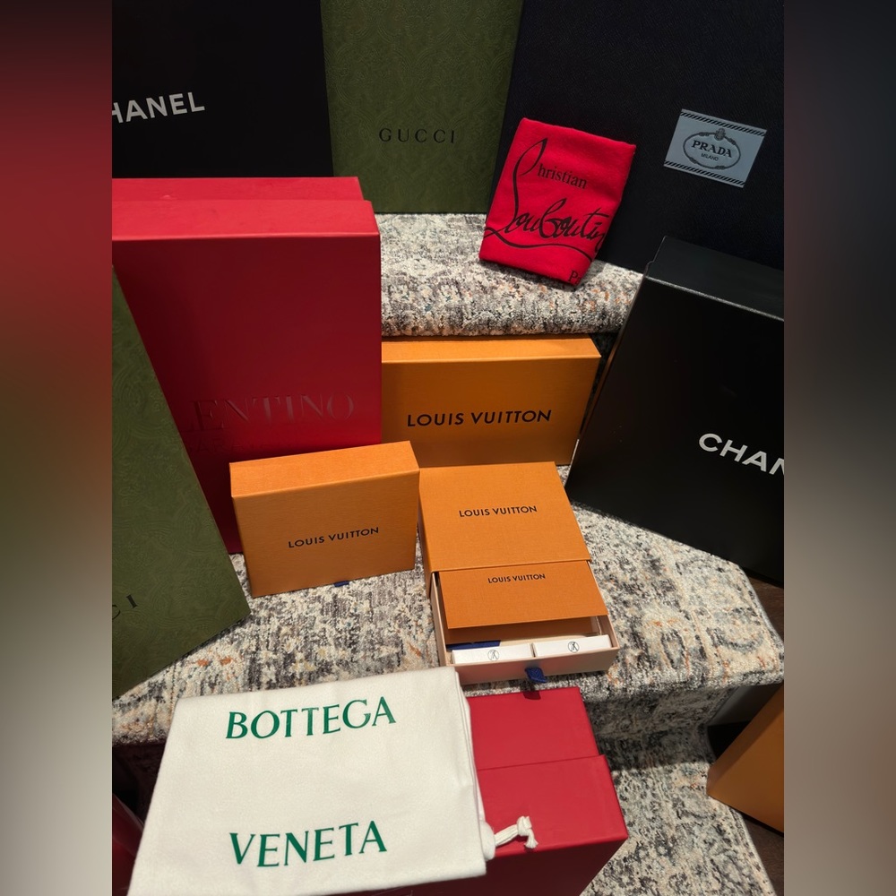 Designer Boxes, Shopping Bags, and Dustbags - Picture 7 of 8